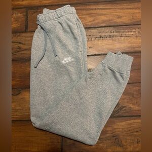 Nike Women's Gray Joggers With Pockets